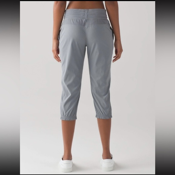 Lululemon Dance Studio Crop II (Unlined 20") in Battleship - Picture 2 of 7